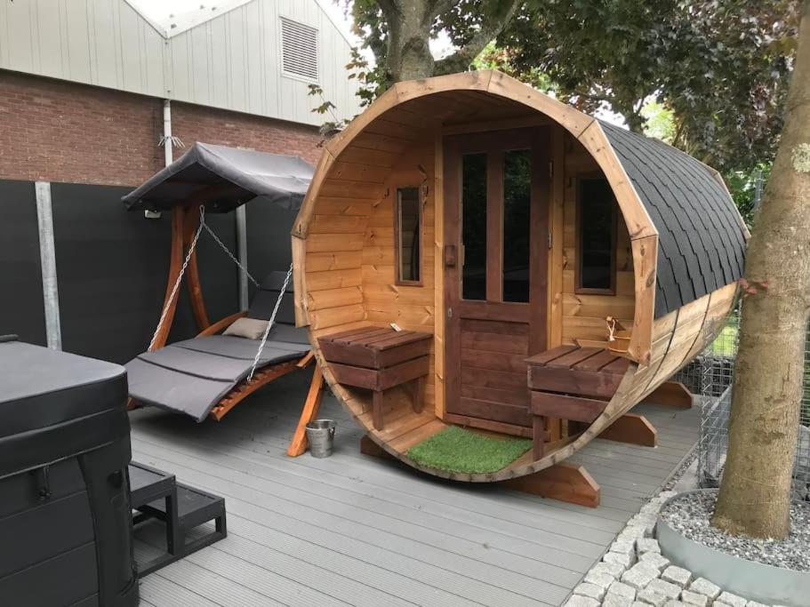 Voormalig Politiebureau Gebruik Welnesstuin Tegen Betaling Bed and Breakfast Ouddorp Exterior foto